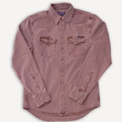 Schmales Blaumann Hemd überfärbt rot